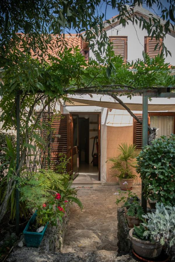 Apartman Silna Your New Home With Terrace And Garden Bobovisca エクステリア 写真