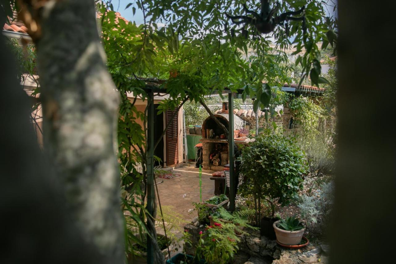 Apartman Silna Your New Home With Terrace And Garden Bobovisca エクステリア 写真